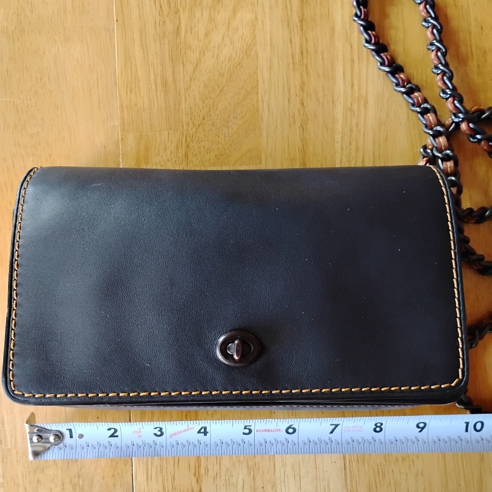 Coach Brown Leather Dinky Turn-Lock Crossbody Wallet with Contrasting Stitching
